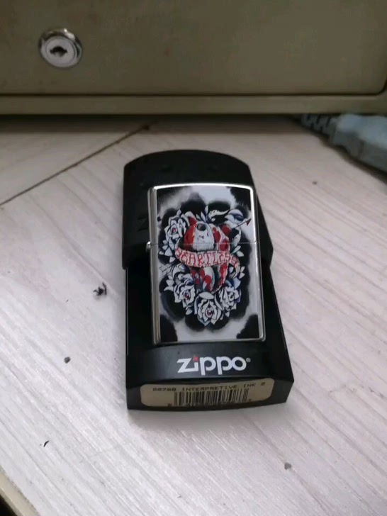 zippo打火机全新