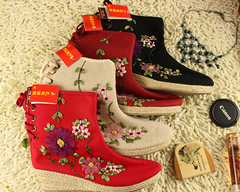 正品小花园绣花鞋女鞋亚麻坡跟靴女靴单靴紫红色圆头布鞋B711