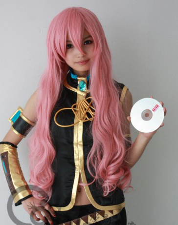 VOCALOID 巡音 Luka cosplay假发 烟粉色长刘海高温丝卷发在类目 模玩/动漫/周边/cos/桌游, Cosplay服饰/道具/服务, COSPLAY配件/道具/人偶服中 - 来自Buy2taobao.com提供专业的淘宝代购服务