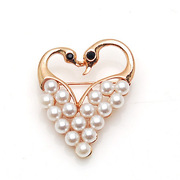 9.9 email smiling couple Swan brooch Pearl suits suits casual corsage brooch clasp the female