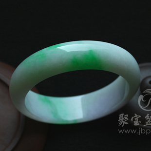【聚宝盆珠宝】缅甸玉器天然翡翠A货老坑春带彩翡翠玉手镯58内径在类目 珠宝/钻石/翡翠/黄金, 翡翠(新), 手饰中 - 来自Buy2taobao.com提供专业的淘宝代购服务