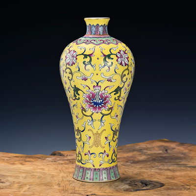 【清督陶官唐英制限量版】仿清黄地粉彩描金梅瓶第九件