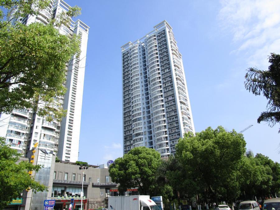 【第一次拍卖】永嘉县瓯北街道前牌村华达大厦a幢2606室房产及附属