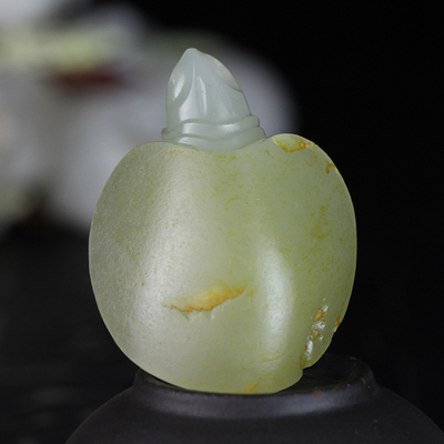 苏工精雕和田玉招财龟挂件 19.84g