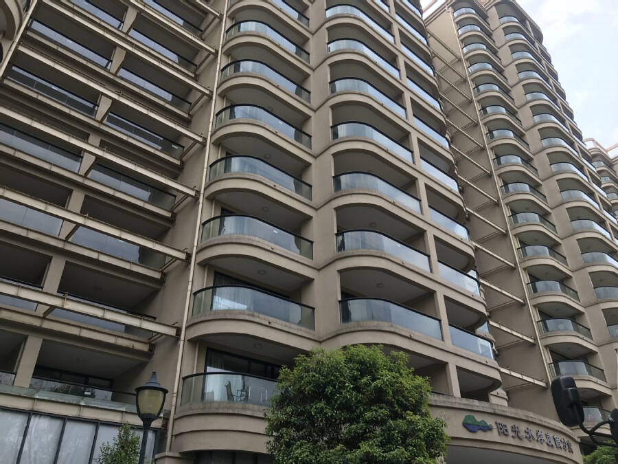 【第一次拍卖】拍卖淳安县阳光水岸度假村4幢1-1501-1518,2-1607-1612