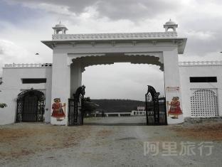 胡斯塔纳哈尔加尔湖宫殿度假村