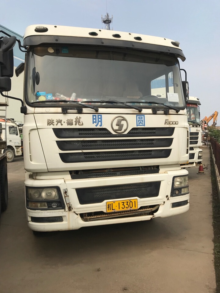 【第一次拍卖】中联牌混凝土搅拌车1台,车牌号为:桂l13301