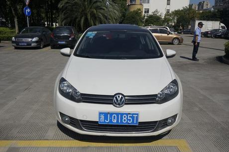 【第一次拍卖】浙jq185t高尔夫牌fv7144tfatg小型轿车一辆