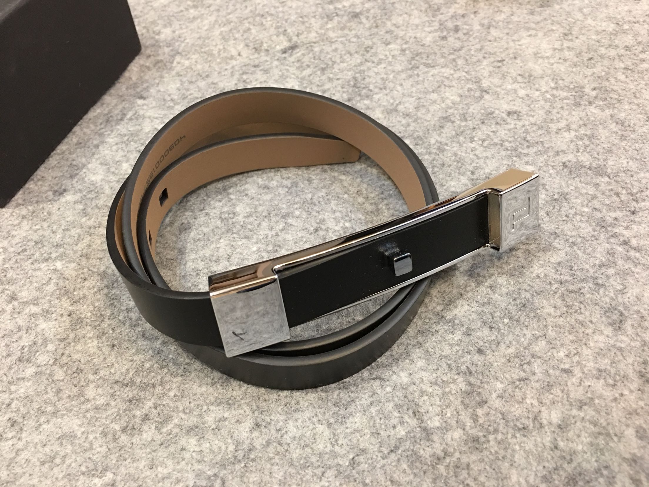 德国Porsche Design P1810银色金属头极窄款男士腰带皮带在类目 服饰配件/皮带/帽子/围巾, 鞋包/皮带配件, 皮带扣中 - 来自Buy2taobao.com提供专业的淘宝代购服务