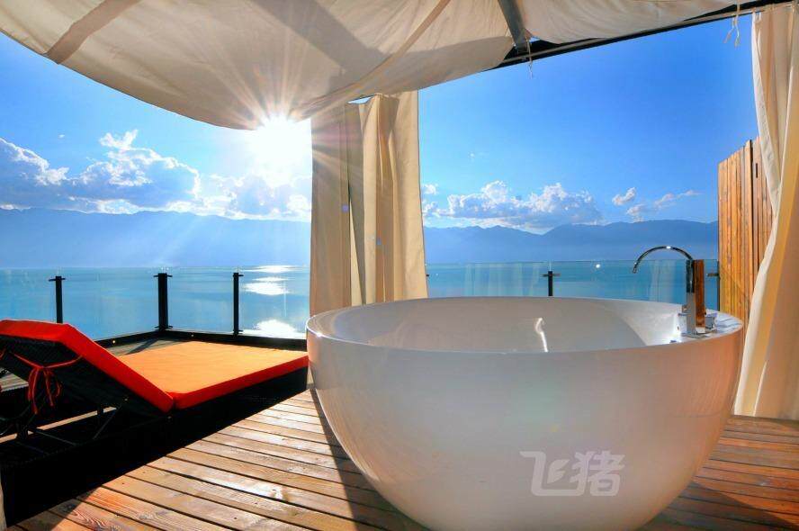 大理尔湾水岸精品酒店【长卿】至尊海景露台大床房（带泡池）-M