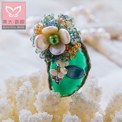 Meitai emerald green accessories rhinestone crystal flower brooch Pearl petals corsage I0015