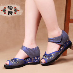 Chinese dance clearance of old Beijing cloth shoes embroidered shoes girls retro breathable layer bottom mouth wedge sandals and summer moon