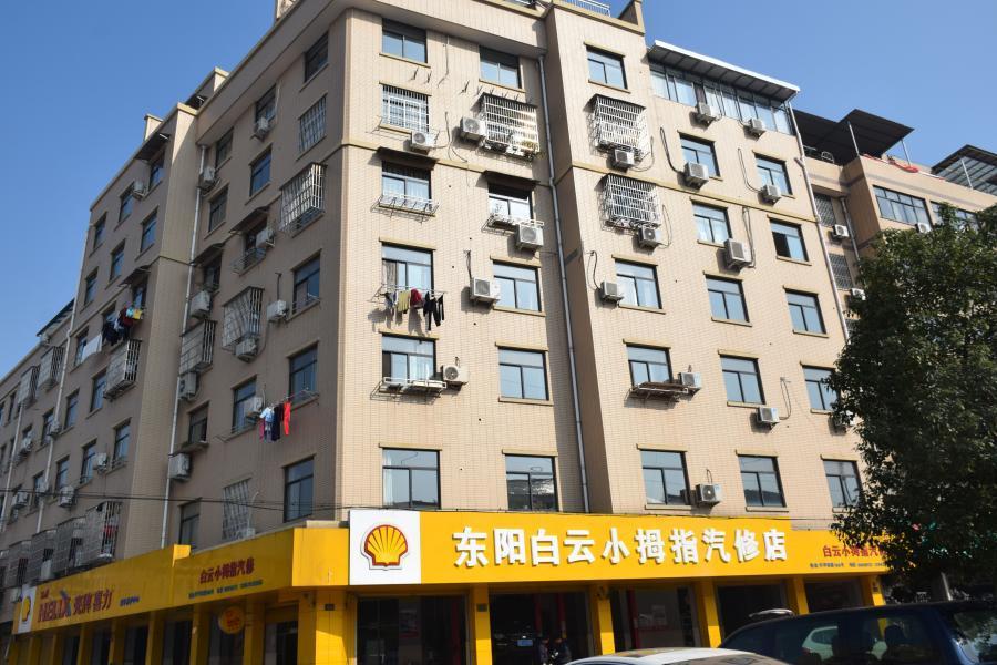 关于东阳市白云街道兴平西路106号1单元702室的房地产简介