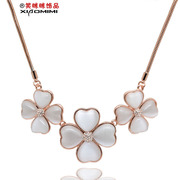 Package mail smiling Korean version cropped sweater collar bone necklace shirt accessories spring/summer four leaf clover jewelry ladies