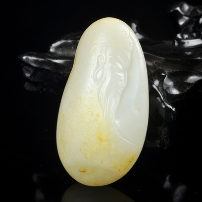 省级玉雕大师苏红伟 新疆和田籽料 武圣关公 40.97克