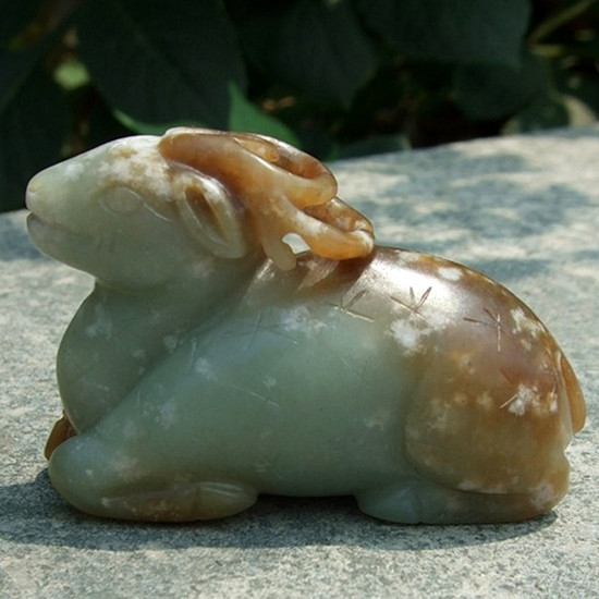 新疆和田玉苏工俏色巧雕梅花鹿长寿件小摆件构思其他