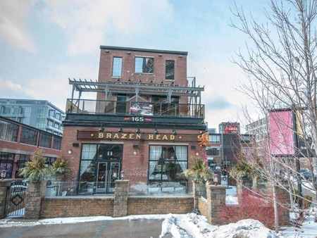 多伦多市中心两层阁楼奢华套房酒店