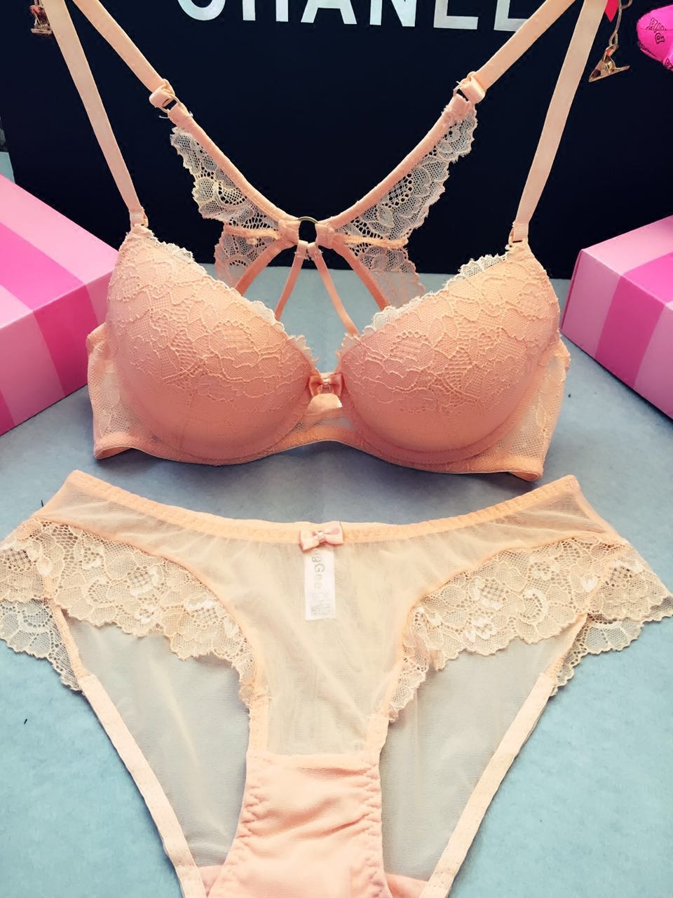 套装夏季新款蕾丝半透明聚拢文胸内衣收副乳深文胸套装