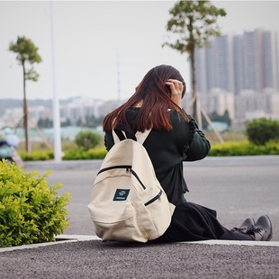 紀梵希群猴書包價格 梵花不語原創時尚潮雙肩包女帆佈休閑簡約學院風書包文藝旅行背包 紀梵希女包價格