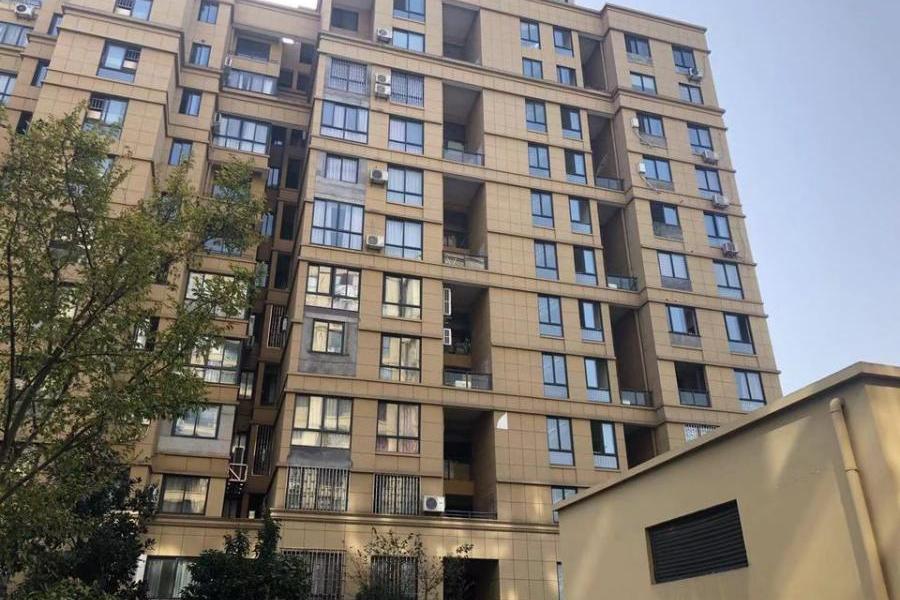 位于嵊州市兴盛街2599号东城名苑7幢三单元203室房地产 - 司法拍卖