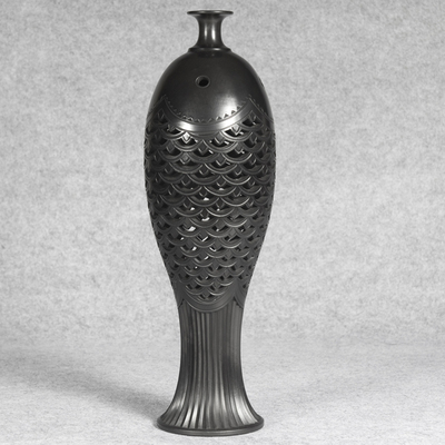 《圆鱼瓶》山东省工艺美术大师 张国庆 ht140968