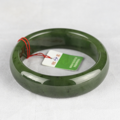 新疆和田碧玉老坑料带黑点手镯 重83073克