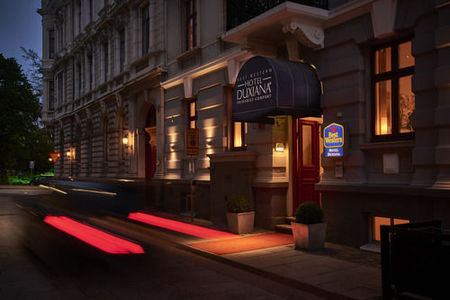 (BEST WESTERN AND HOTEL)