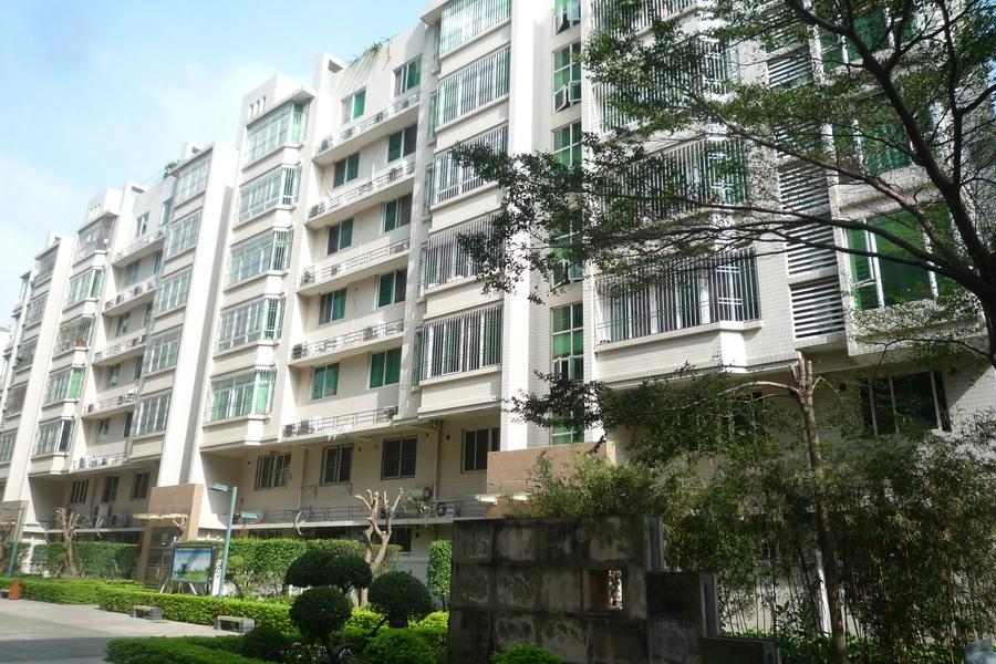 【第一次拍卖】汕头市龙湖区外砂镇蓬发路锦骏花园二期11幢705号房