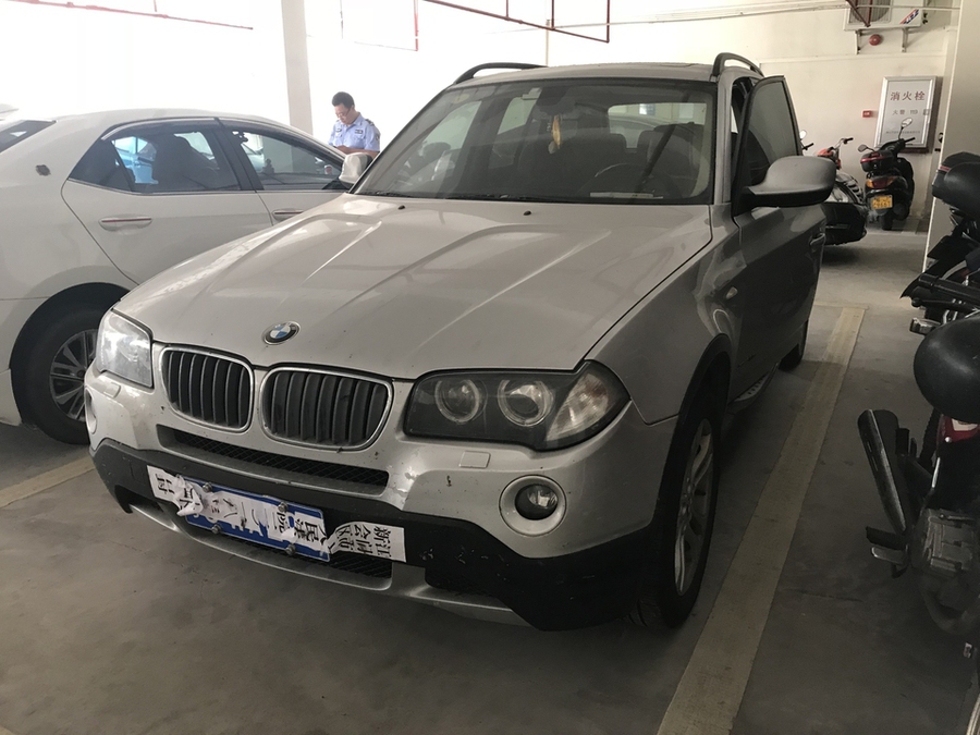 【第一次拍卖】宝马x3小型越野客车