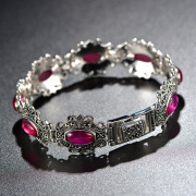 Very Thai bracelet 925 Silver European fashion temperament ladies red corundum Thai silver fashion bracelet ladies