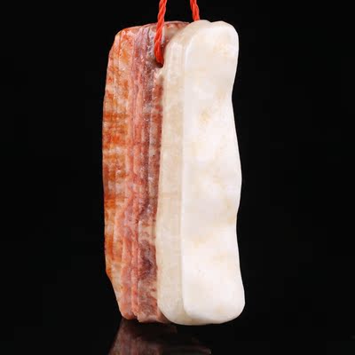2227 天然碳酸盐质玉肉石摆件 重0.7kg 五花肉