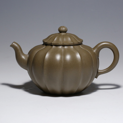 全手工一等奖获得者 潜力青年陶艺家 蒋敏杰 菱花掇子