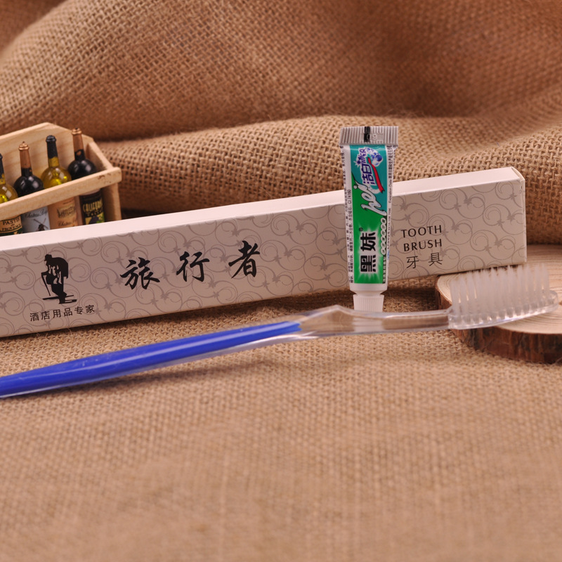 宾馆酒店一次性用品牙刷牙具 水晶牙刷黑妹牙膏 旅行者样卡盒装在类目 户外/登山/野营/旅行用品, 洗漱清洁/护理用品, 口腔清洁护理用品, 牙刷中 - 来自Buy2taobao.com提供专业的淘宝代购服务