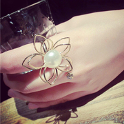 Fresh and faux Pearl Jewelry elegant ladies small hollow of posting solid adjustable flower ring size