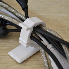 日本Komi 电脑网线收纳整理电线夹 固线器 理线器 集线器 理线夹