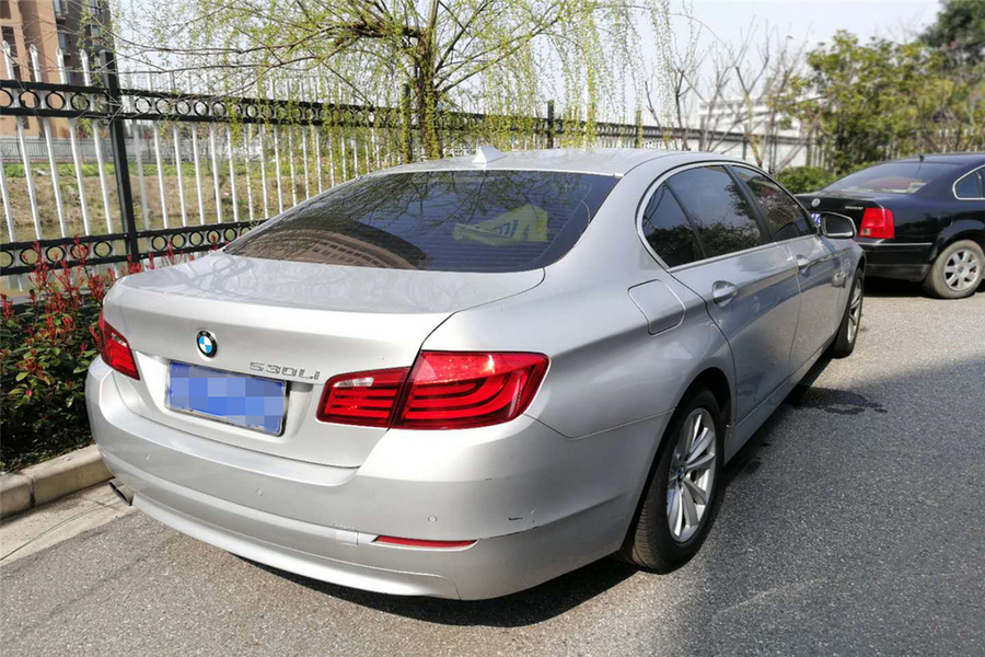 【第一次拍卖】宝马牌bmw7201ll(bmw525li)小型轿车一辆 不限购不限购