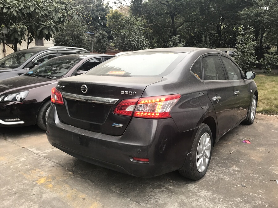 【第一次拍卖】鄂evw578东风日产牌dfl7168vak1小型轿车一辆 不限购不