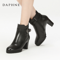 Daphne/达芙妮16冬时尚扣饰牛皮女鞋 气质圆头粗跟短靴1016608020