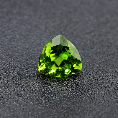 天然橄榄石戒面 2.31ct 5362