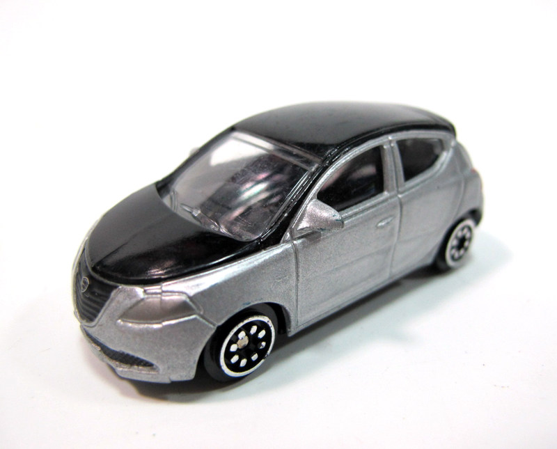 00折后价￥98意大利伊达雷丽italeri3689 1:24蓝旗亚16v gr.