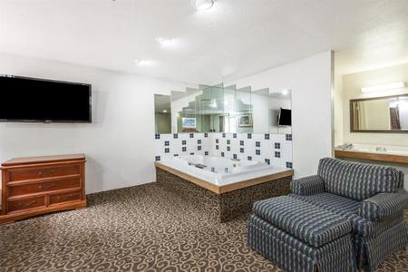 Super 8 Pittsburgh/Monroeville