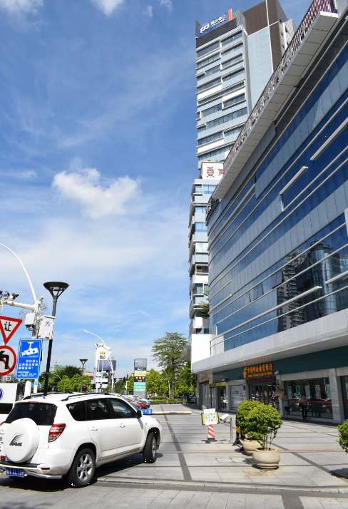 【第一次拍卖】中山市东区中山四路86号尚峰花园5座地下车库1号汽车位