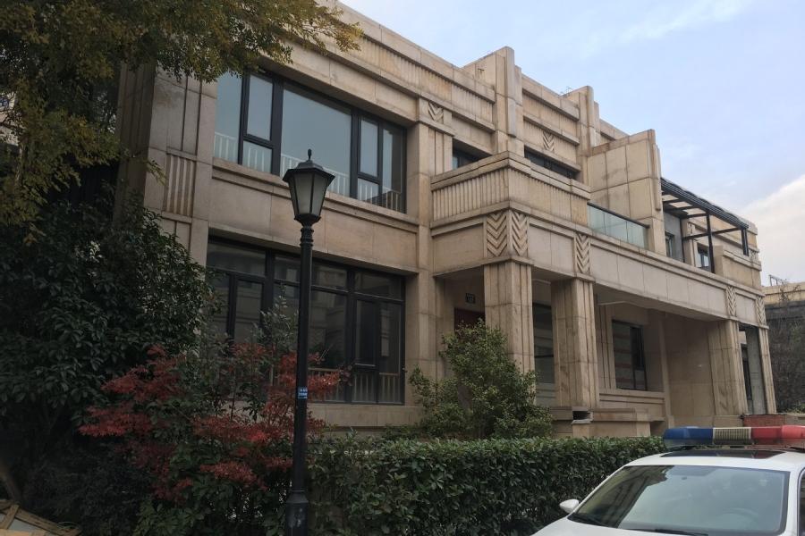 【第一次拍卖】位于宁波市江北区长岛花园127号02房地产