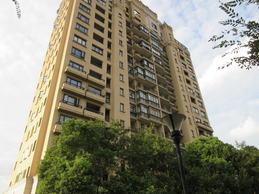 【第一次拍卖】苏州市常熟市尚湖翡翠湾7幢1502室的房地产及室内不可