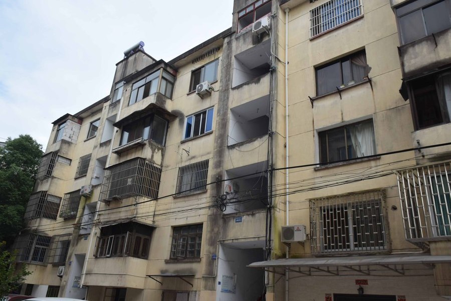 【第一次拍卖】东阳市吴宁镇朝阳新村53幢2单元401室的房地产