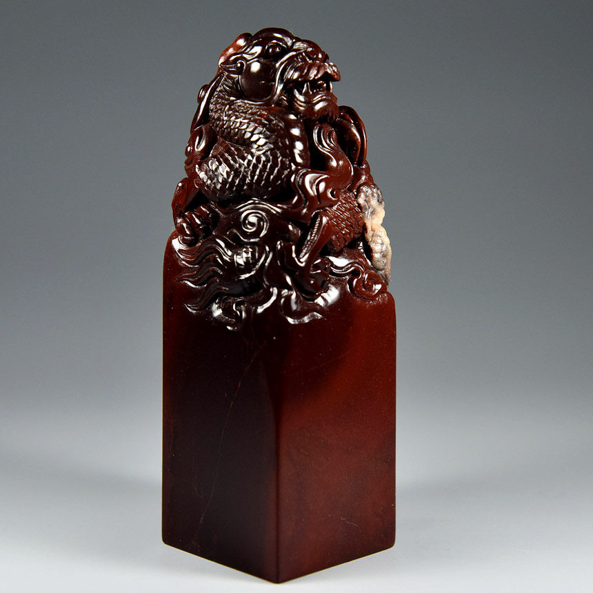 材大霸气 寿山月尾紫石《龙钮》印章 巧雕