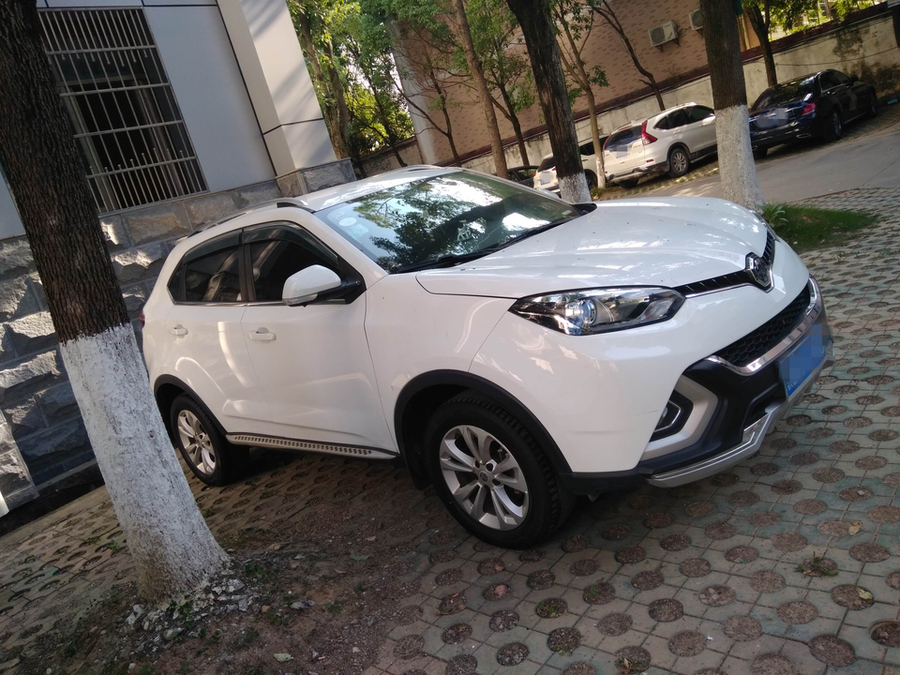 【第一次拍卖】上汽名爵牌csa7151ndmn型白色小型轿车 不限购不限购