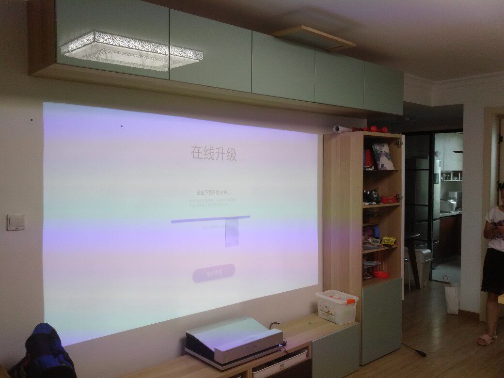 海信激光影院电视_海信激光100寸电视_坚果s1和海信激光电视