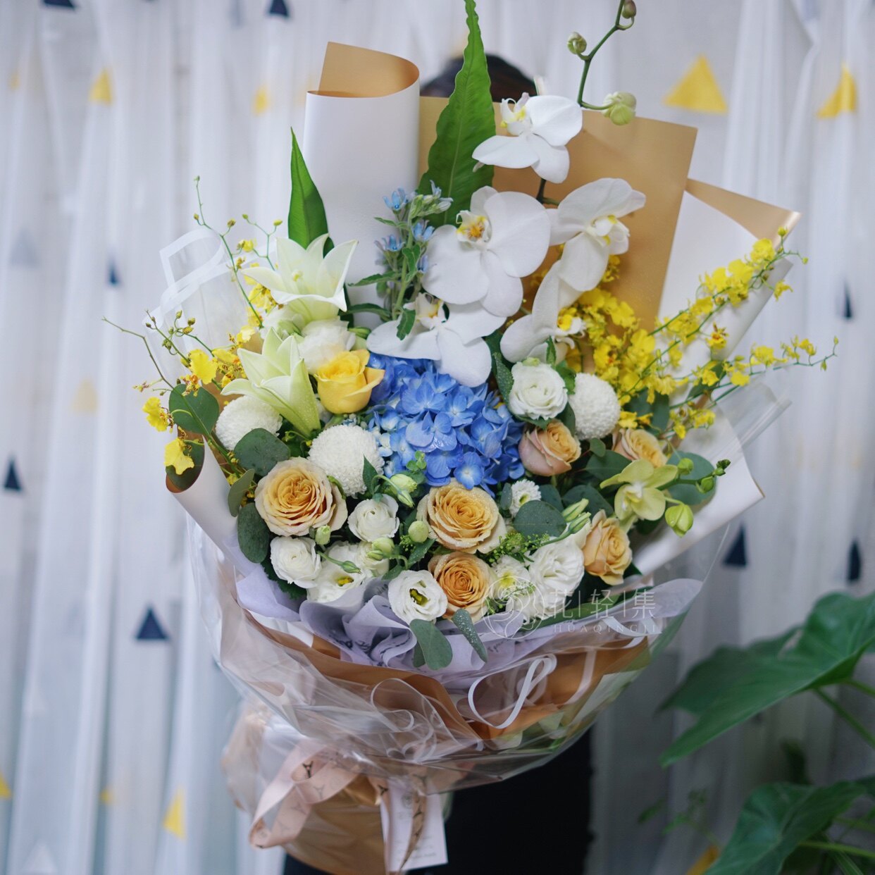 超大花束巨型玫瑰蝴蝶兰生日礼物南京花店同城配送鲜花速递花轻集