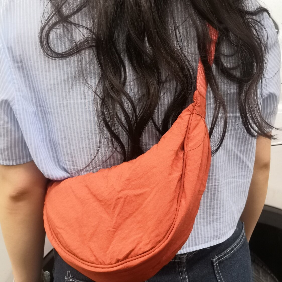 原单时尚 潮牌 女生优衣k斜挎包 腋下包 单肩包 夹棉 单肩包 挎包